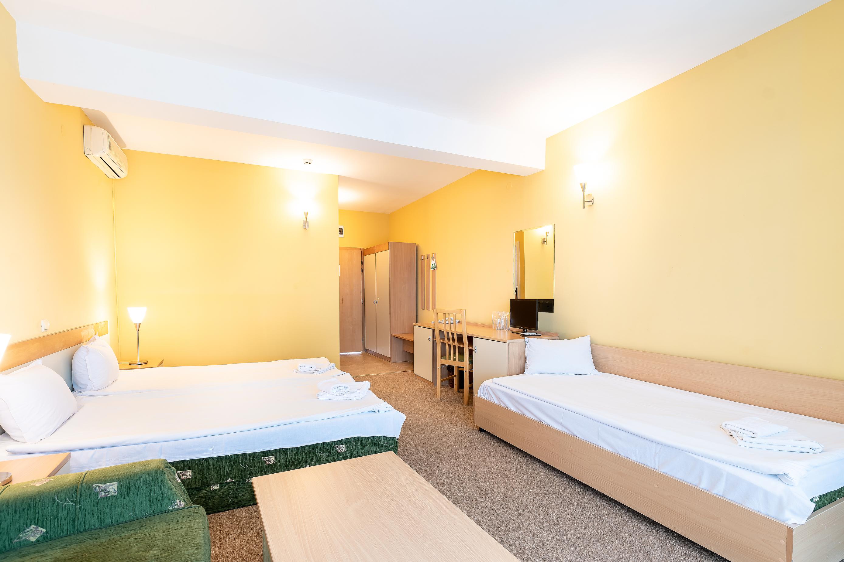 Juli Hotel 3*