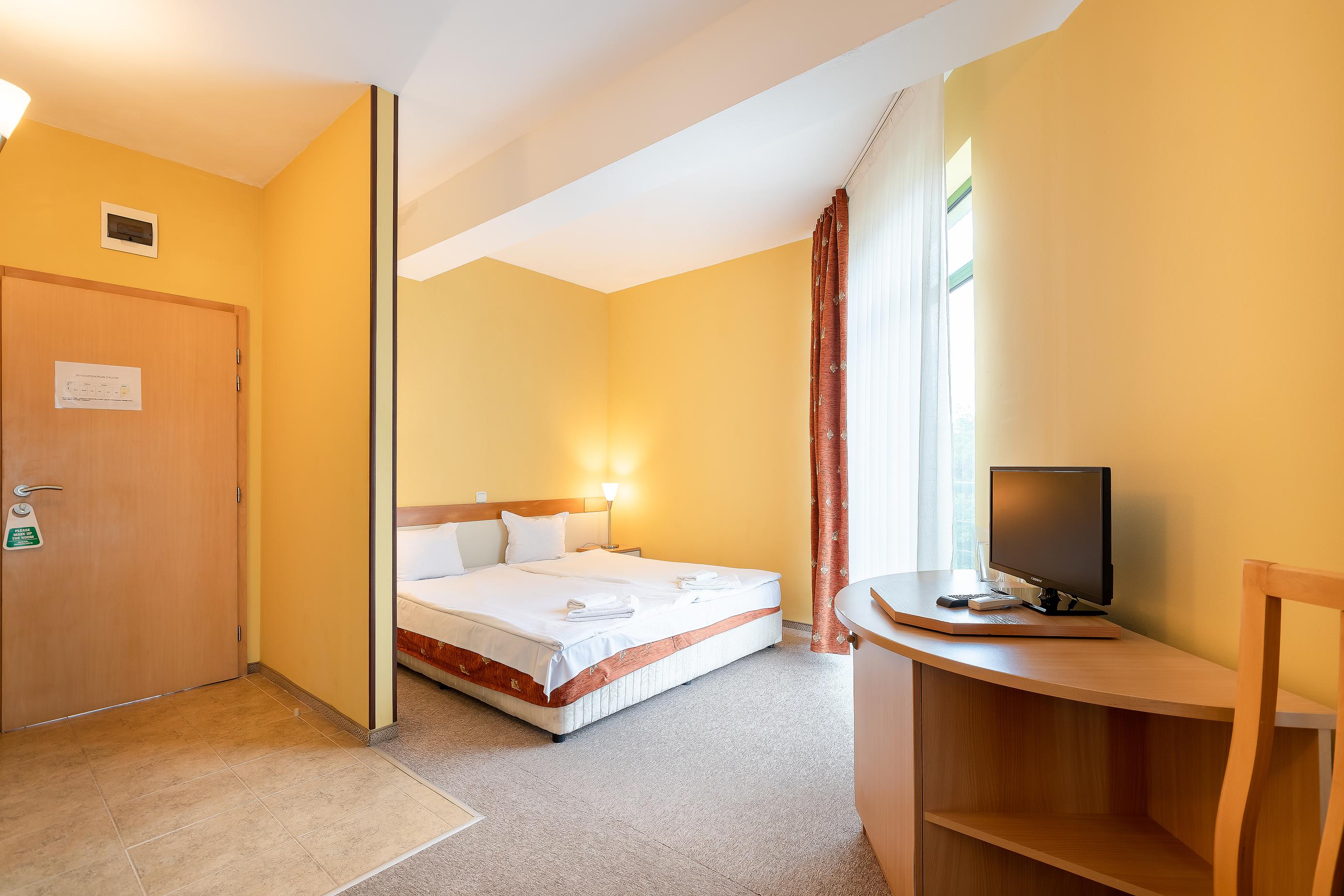 Juli Hotel 3*